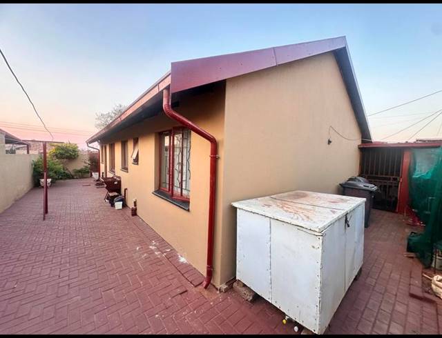 3 BEDROOM PROPERTY TO RENT IN GA-RANKUWA ZONE 1